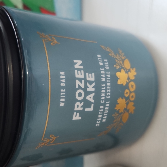 NWT Set of 2 Bath & Body Works 7 oz candles - Picture 2 of 9